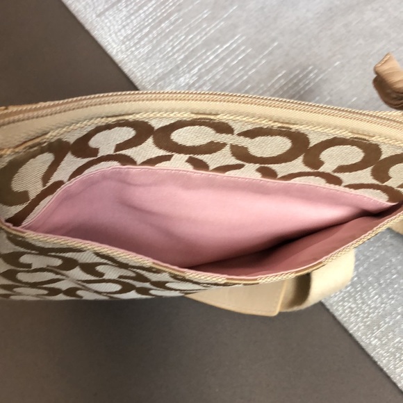 Coach Crossbody - Picture 7 of 11